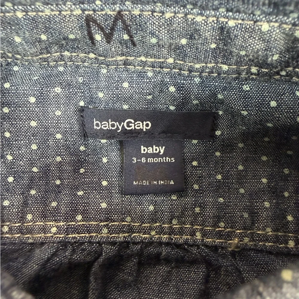 BABY GAP Chambray Polka Dot Romper Button Front Long Sleeve Bodysuit‎ Size 3-6M